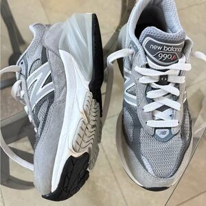 New Balance 990v6 Sneakers